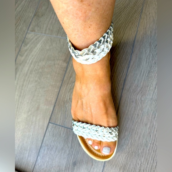 White leather braided strap sandals, size 8(39) - Picture 10 of 12
